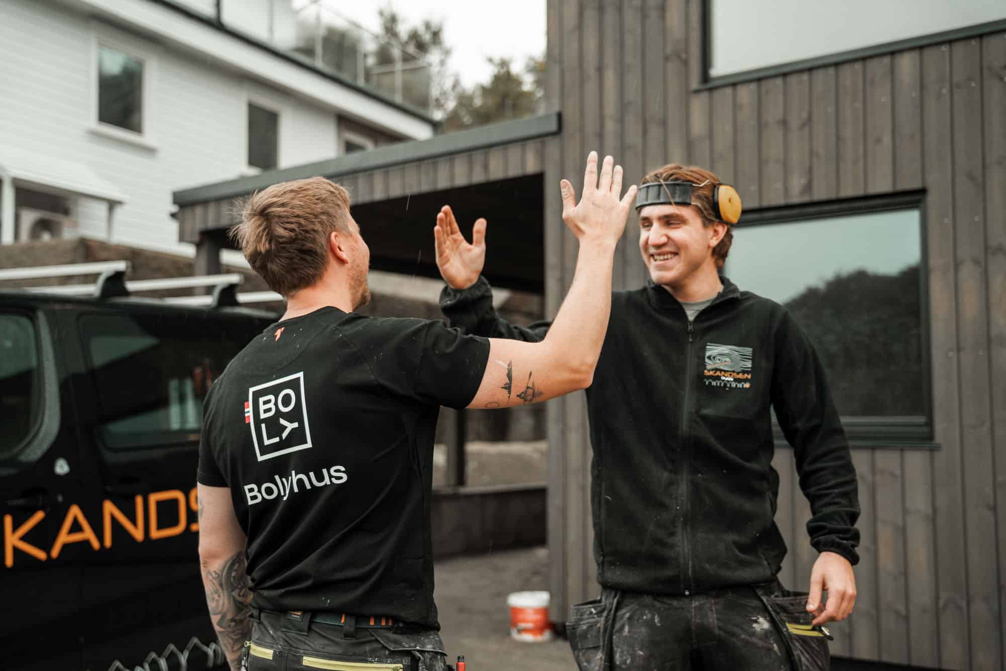Skandsen Bygg Tomrere Highfive 2